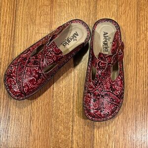 Alegria Women's Red Paisley Mules Size 38